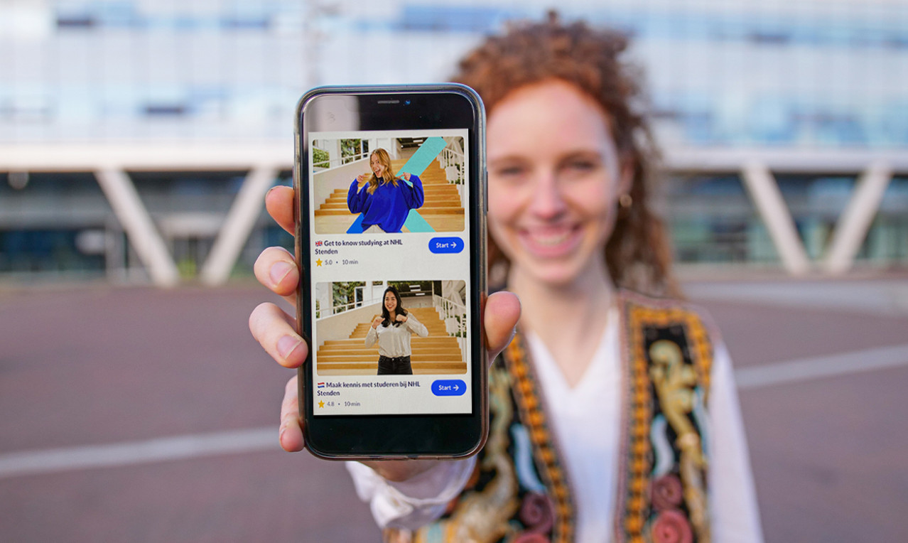 meisje met telefoon